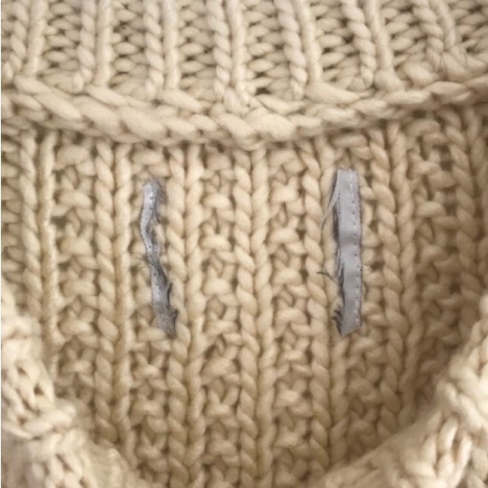 UNIF Chunky Oversize Cable Knit Sweater — XS - Picture 11 of 11